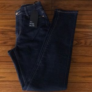 Fashion Nova Zillionaire Skinny Jeans/ SIZE 7/8